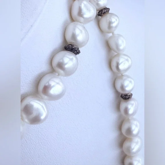 🎉Pearl strand necklace HOST PICK!🎉 - Picture 10 of 16